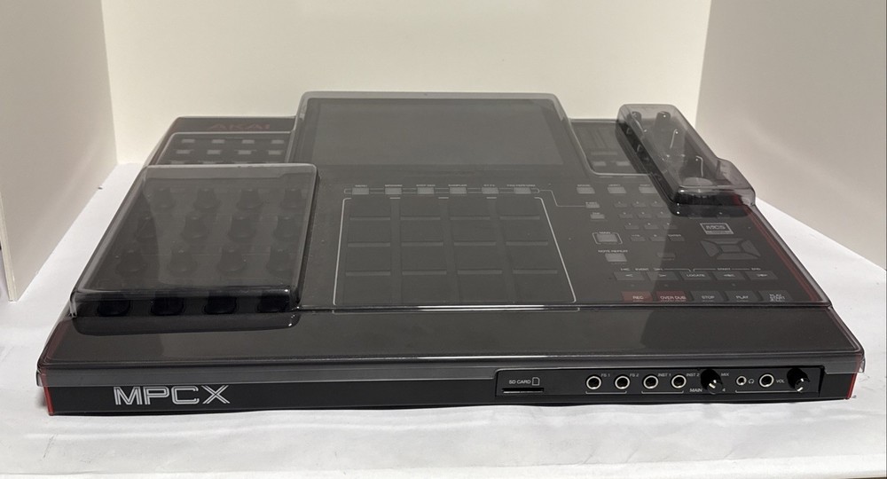 Akai Professional MPCX Standalone Sampler & Sequencer /Read