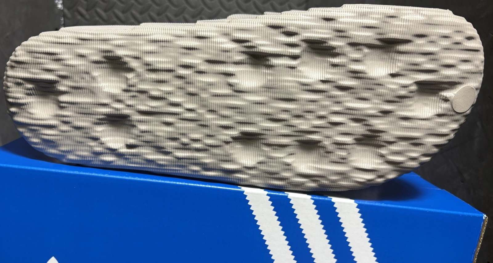 ADIDAS Adilette 22 Slides MENs Size 10 NEW W Box/Tag Light Brown FREESHIP HQ4670