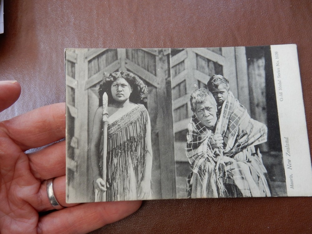 MAORI TYPES        PORTRAIT   POSTCARD EARLY 1900S