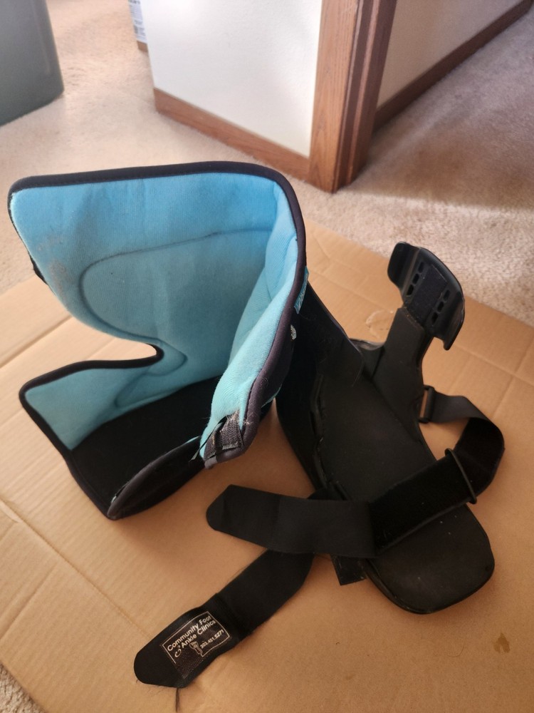 Ossur stabilizing walking boot