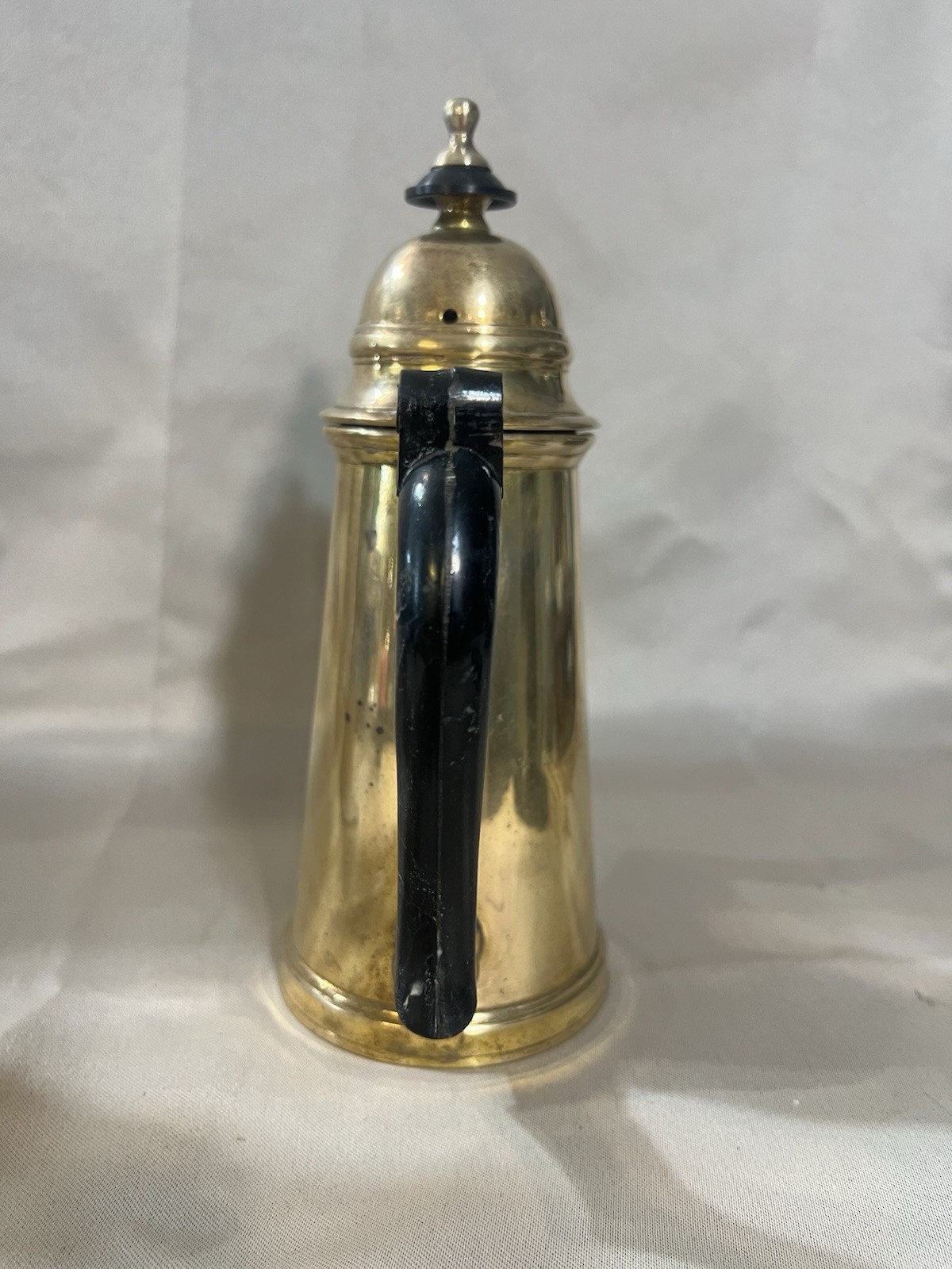 VTG BRASS COFFEE/TEA POT 8.5" T BLACK COATED HANDLE (2506)