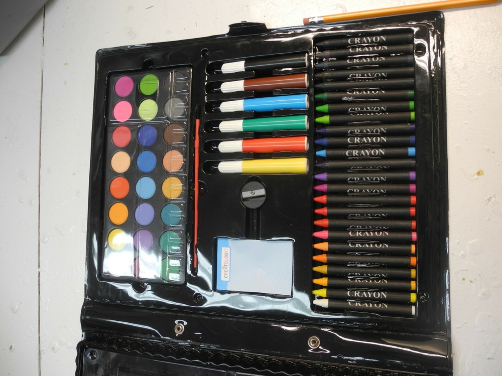 130 art set new plastic case 