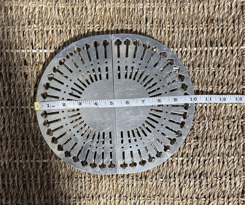 Oval Shaped Metal Side Stand Roaster Trivet adjustable