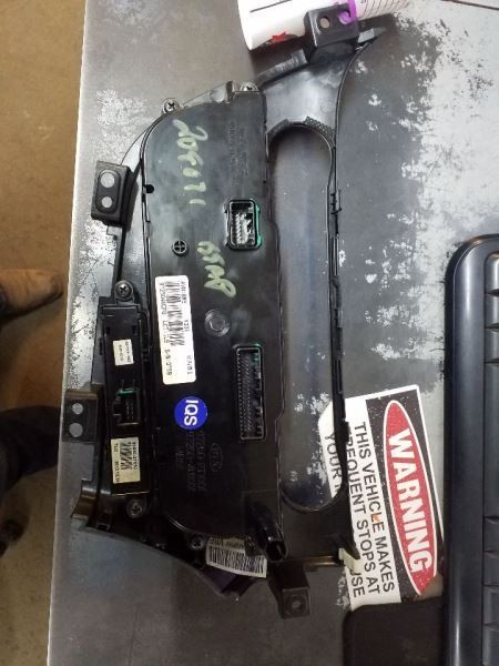 Temperature Control Automatic Temperature Control Fits 14-16 OPTIMA 1866499