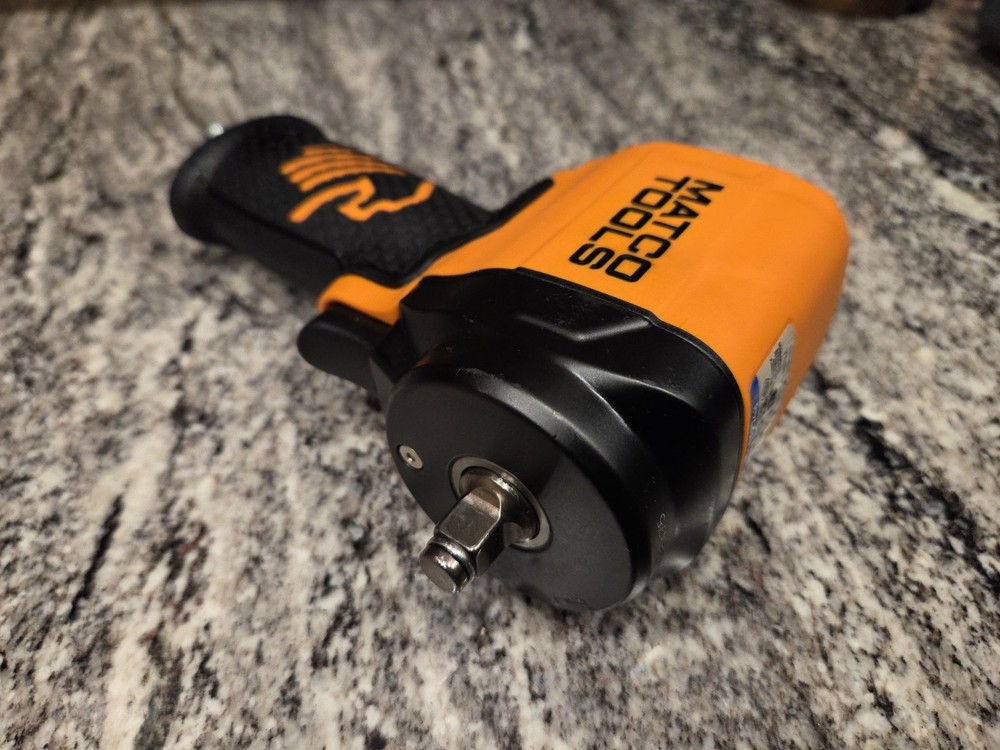 Matco Tools 3/8" DRIVE STUBBY PUSH BUTTON PNEUMATIC IMPACT WRENCH - ORANGE