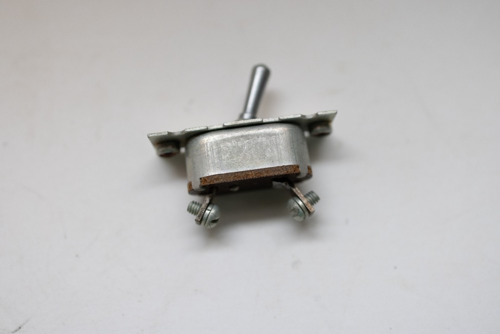 AN3022-8B Toggle Switch