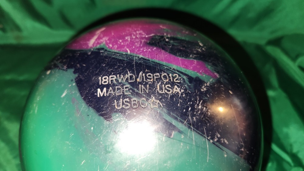 Roto Grip Winner Solid Bowling Ball 15 lbs Span 4 7/16 Inches Full Roller