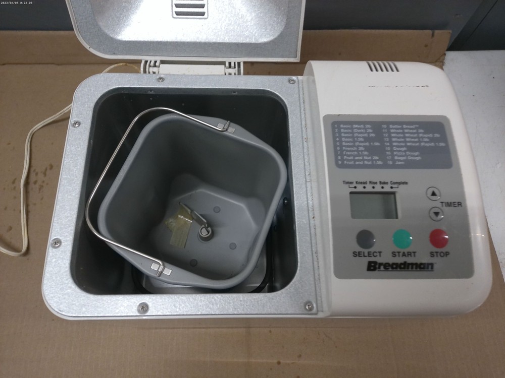 Breadman TR560 Bread Maker Machine 2lb Automatic Bread Machine White Tested READ