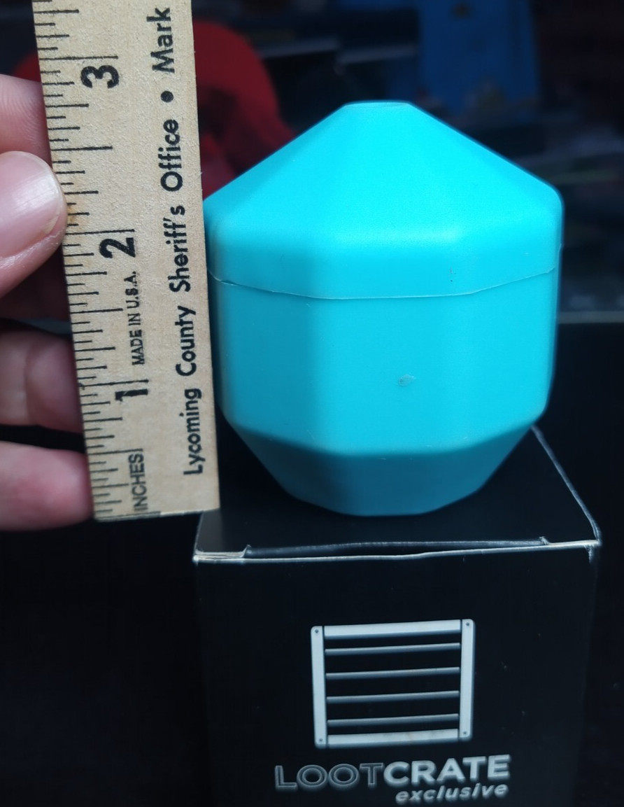 Loot Crate Dungeons & Dragons 20-Sided Die Ice Mold New