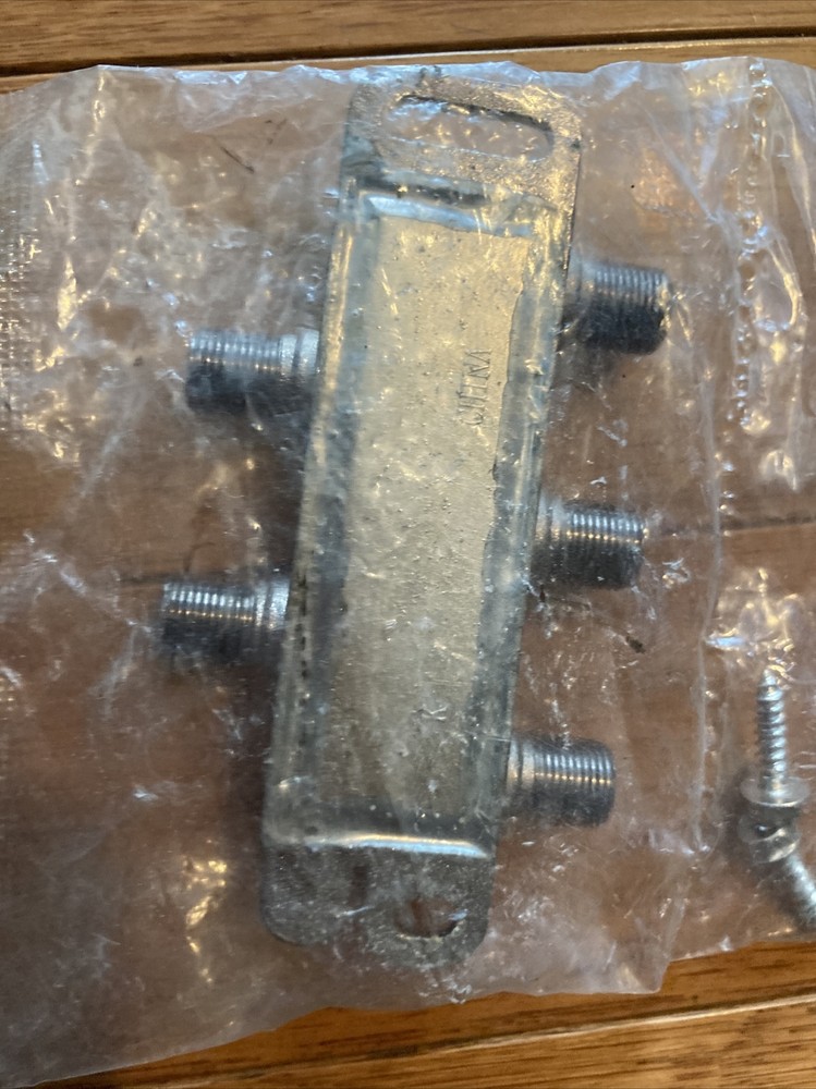 Emerson VS602S 4-Way Splitter 5-1000MHz