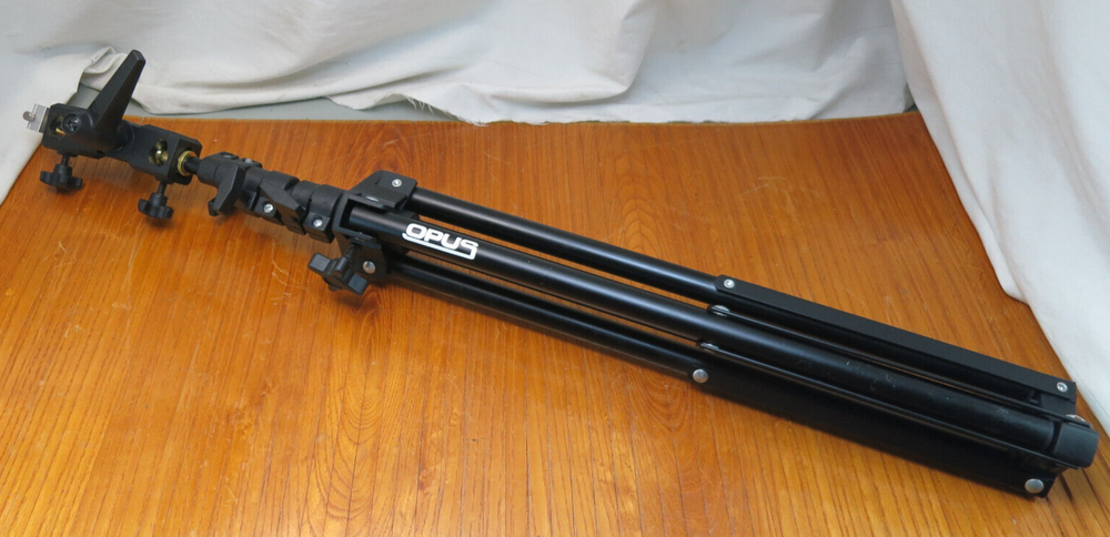 OPUS Photography Light Stand Tripod ~ Excellent Condition