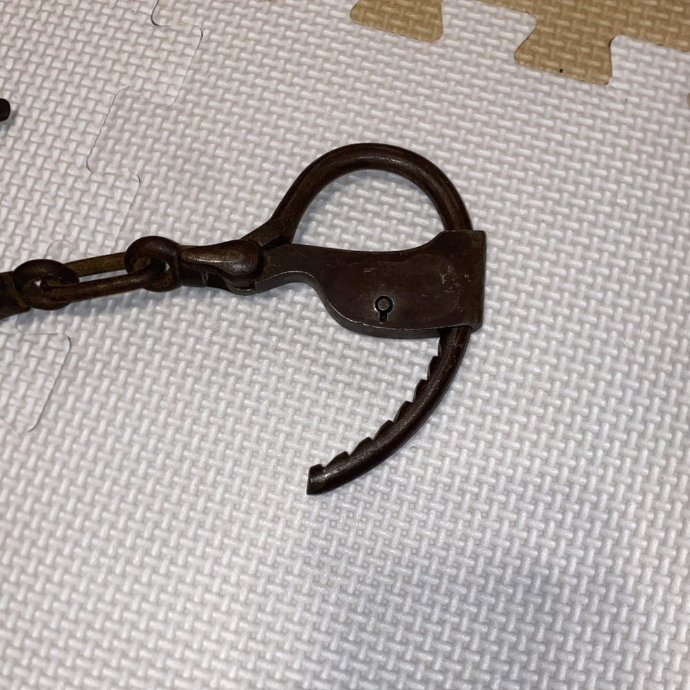 HANDCUFFS RESTRAINTS – ANTIQUE