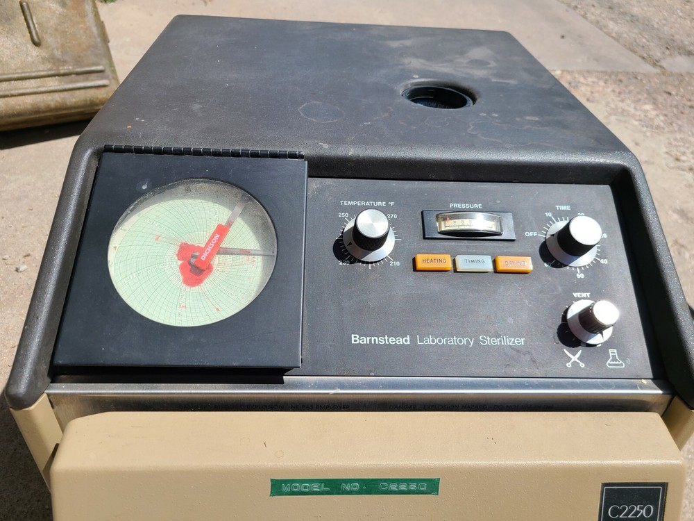 Sybron Barnstead Laboratory Sterilizer C2250 Powers on, Untested