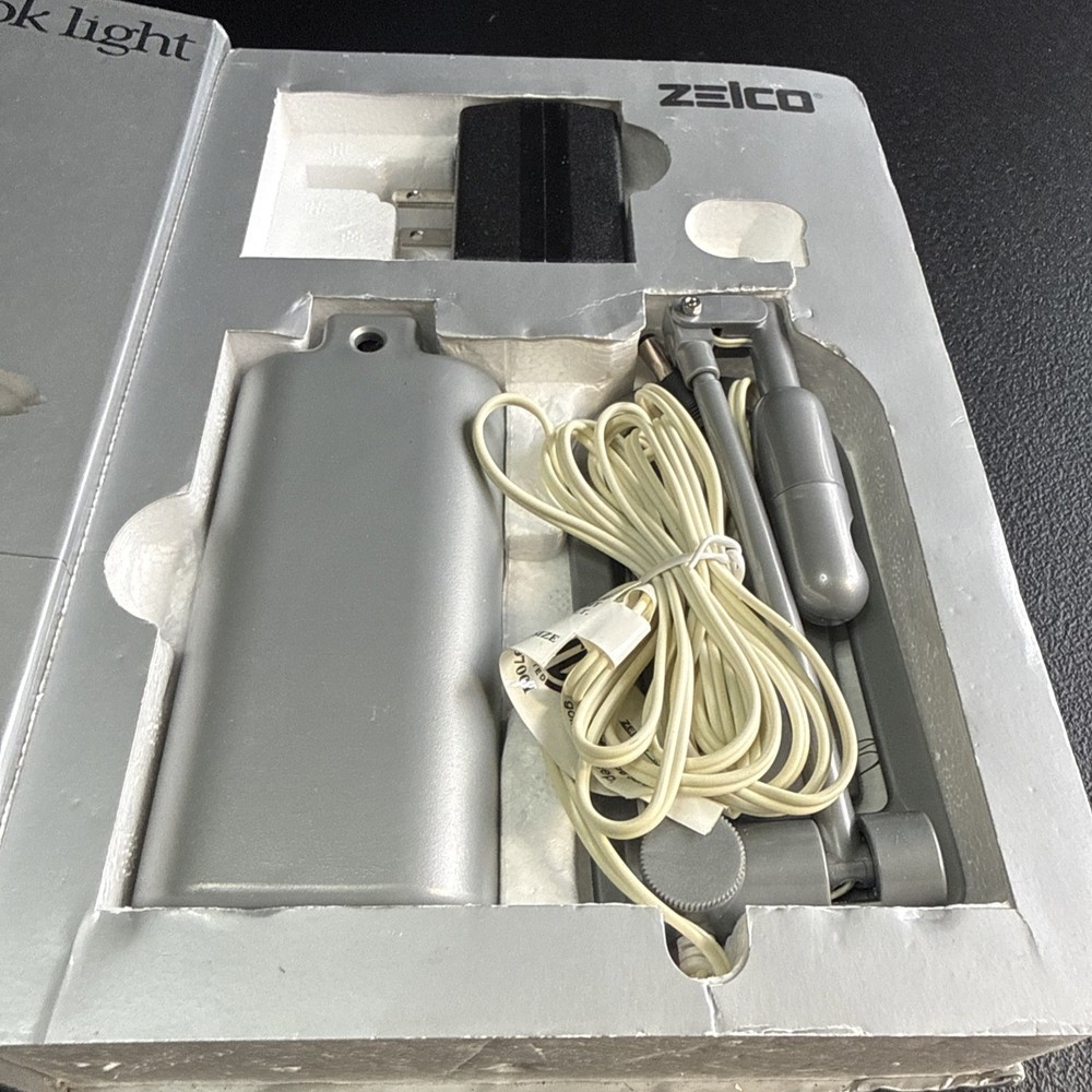 The Itty Bitty Book Light in Original Box Tested Working (NOT LIGHT)