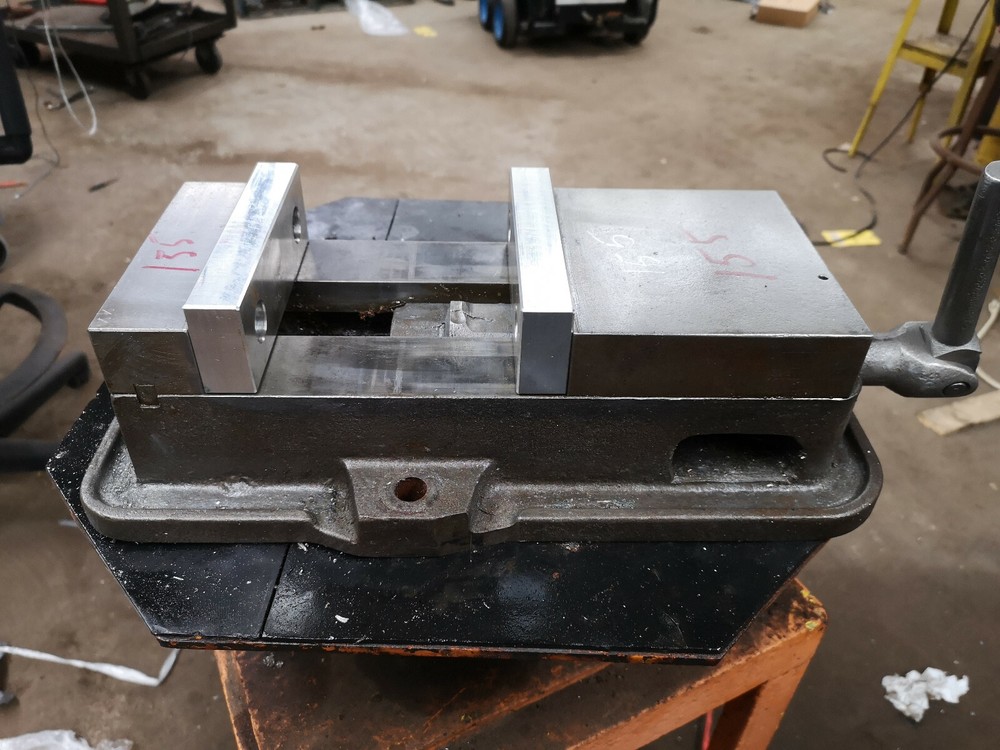 Kurt 6" D60 ANGLOCK Percision Machinest Vise SMOOTH OPERATION 155