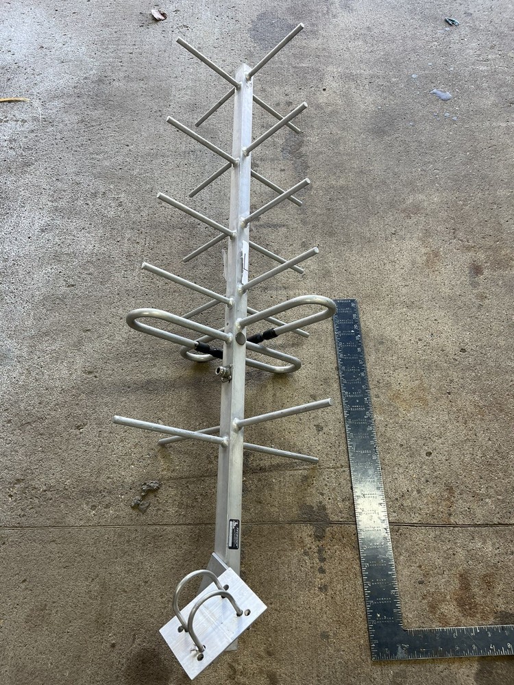 TGA-200 SAT GOES ANTENNE