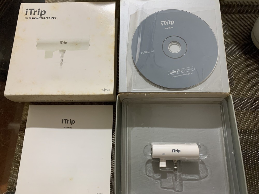 Griffin iTrip FM Transmitter for IPod 1G & 2G (4014TRIP)