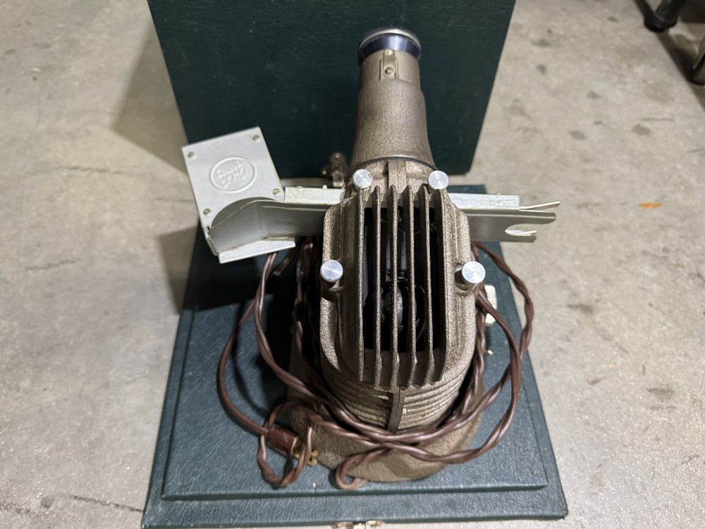 Blower Cooled Manumatic Slide Projector 300-P-1042