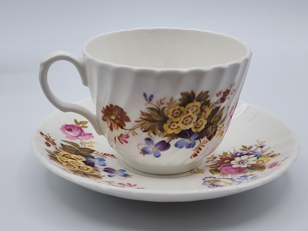 Aynsley Fine Bone China Summertime Pattern 6 Piece Place Setting