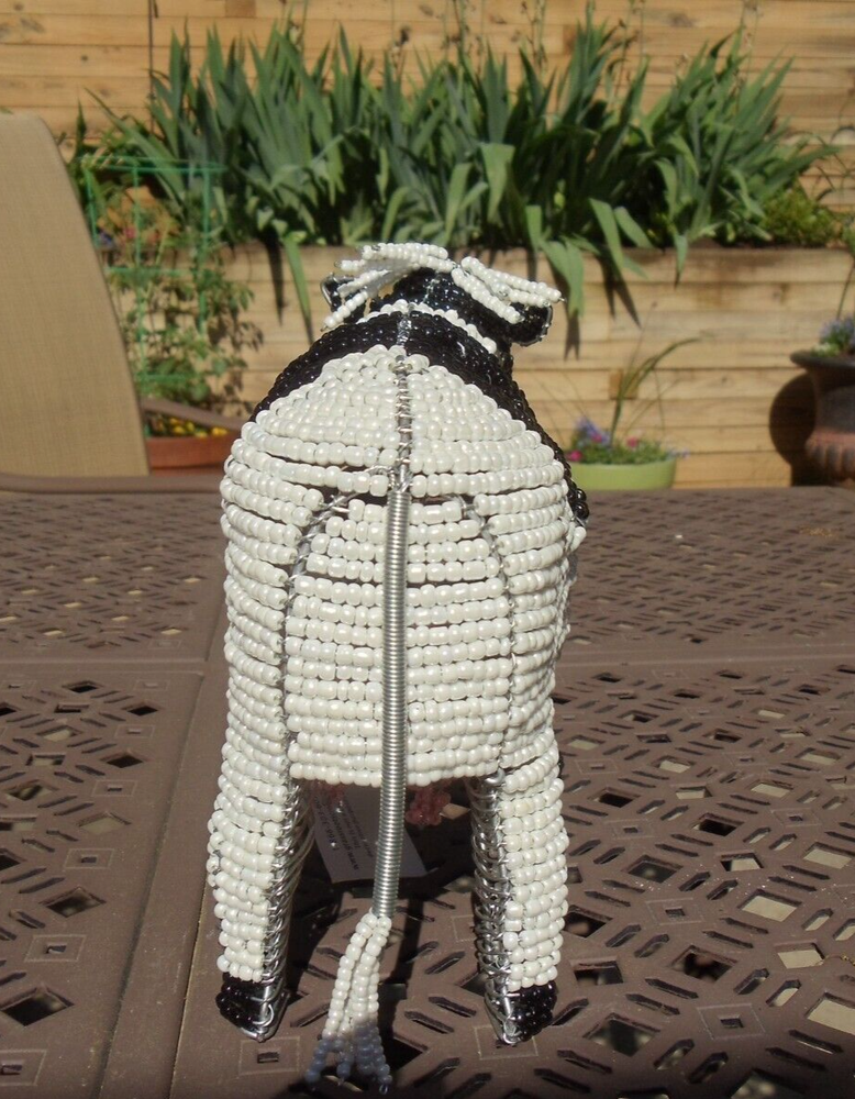 Beaded land: Holstein cow