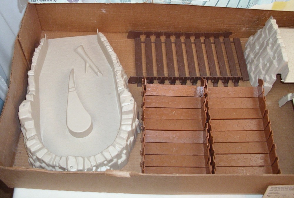 SCHAPER STOMPER WILD CANYON PLAY SET 1983 BOXED