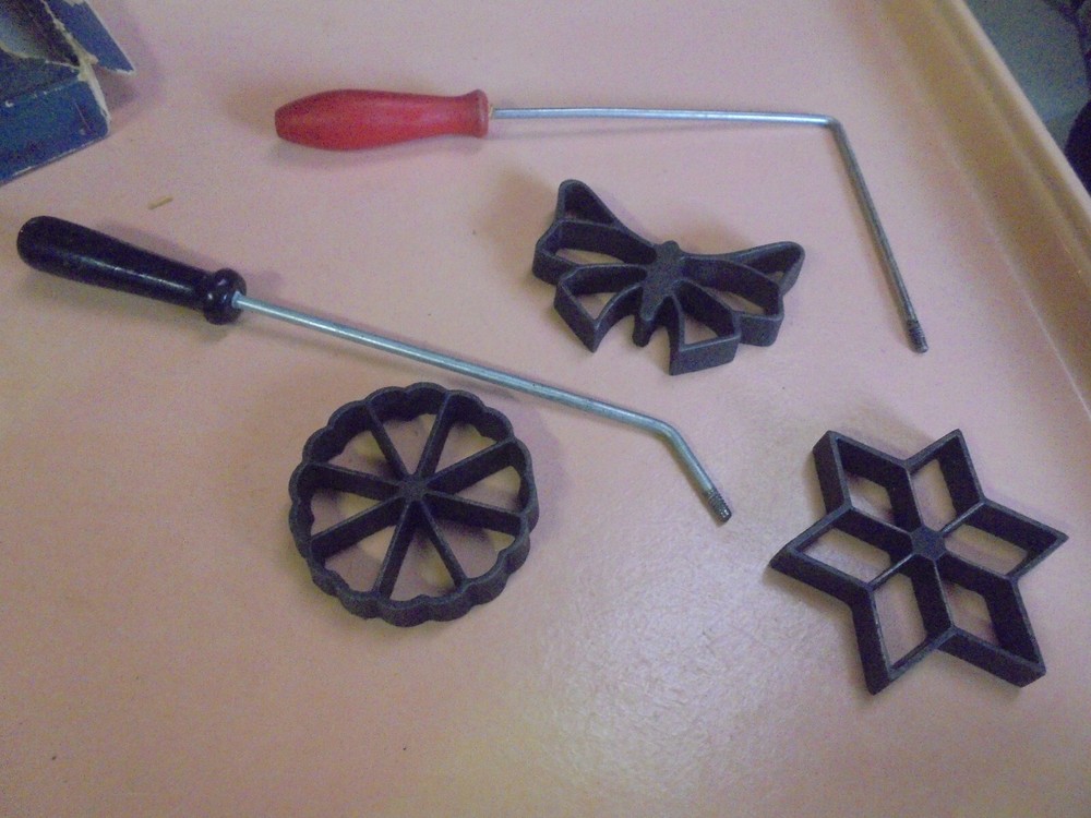Vintage Waffelbackerei five piece set rosette maker