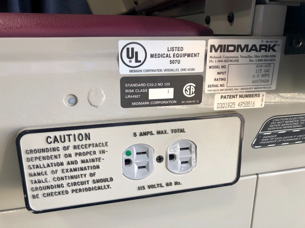Midmark 404 Exam Treatment Table