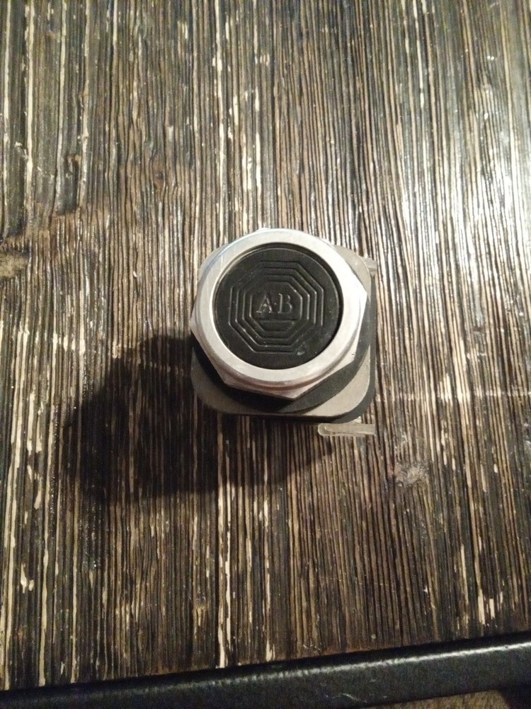 Allen-Bradley 800T-FA22 Series P Black Pushbutton