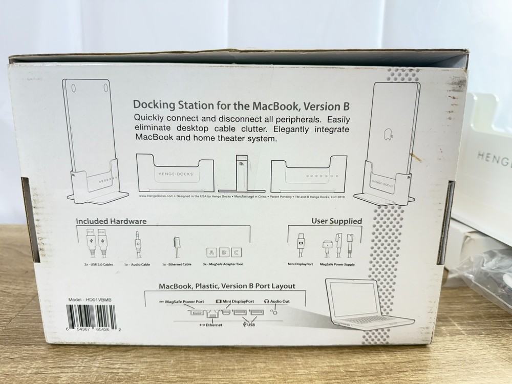 Unused Henge Docks Vertical Dock for MacBook Model HD01VBMB Open Box
