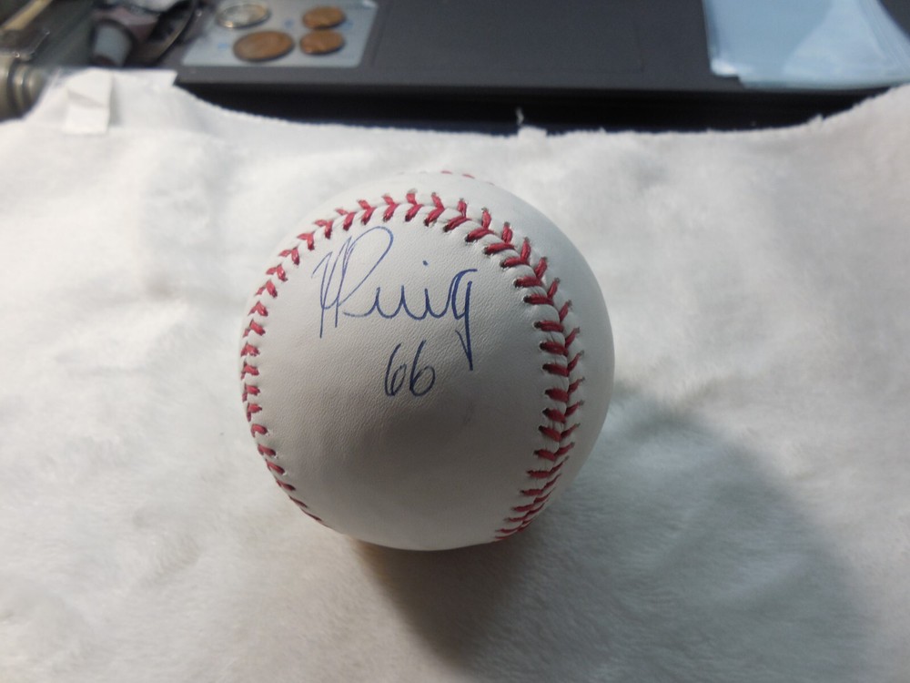 YASIEL PUIG AUTOGRAPHED BASEBALL LA DODGERS
