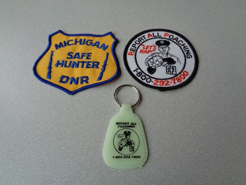 MICHIGAN DNR SAFE HUNTER PATCH - REPORT ALL POACHING PATCH & KEY RING -DEER-BEAR