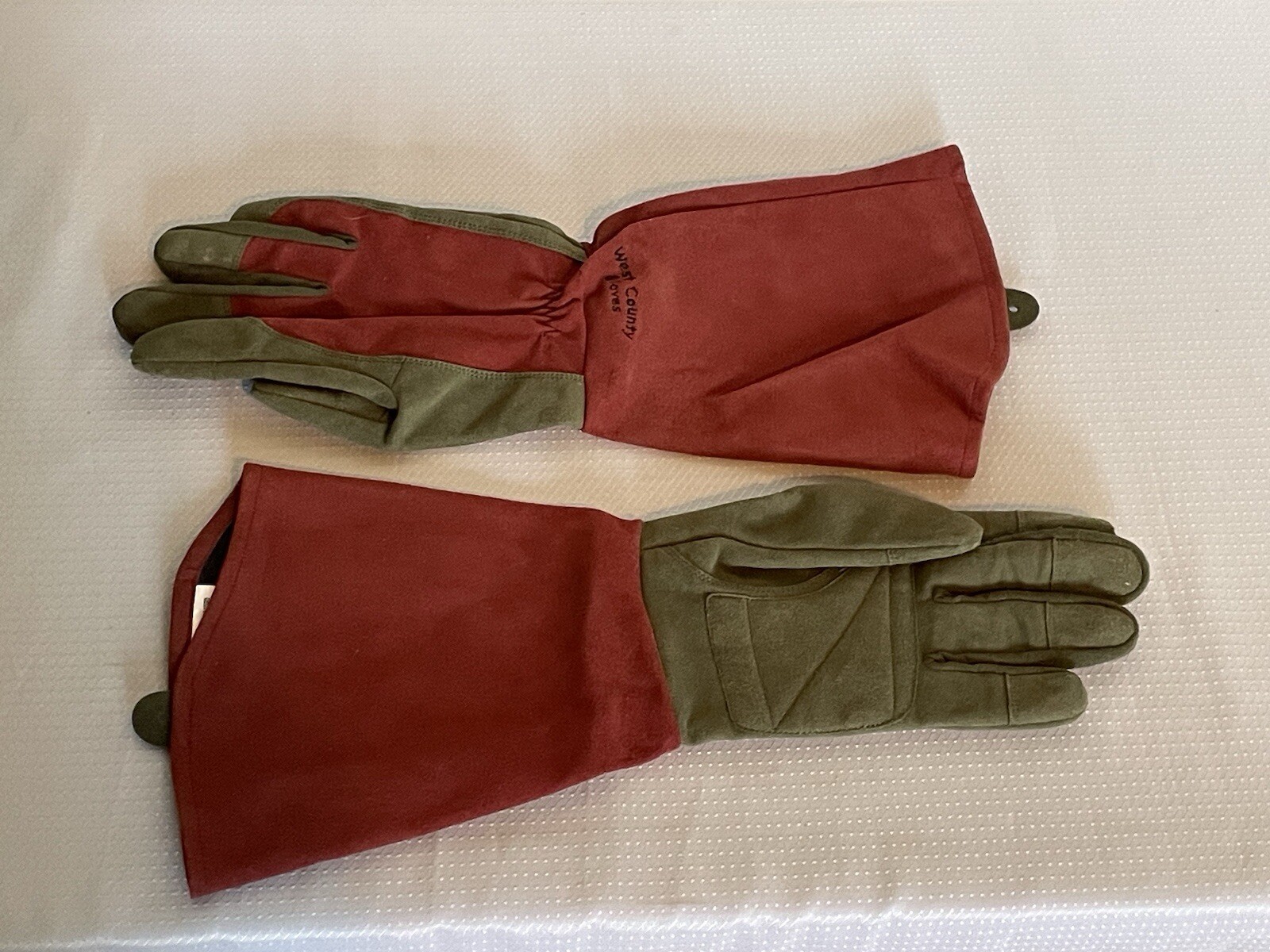 West County Gauntlet Rose Gloves, Ruby, Extra Large, Gardening Gloves New