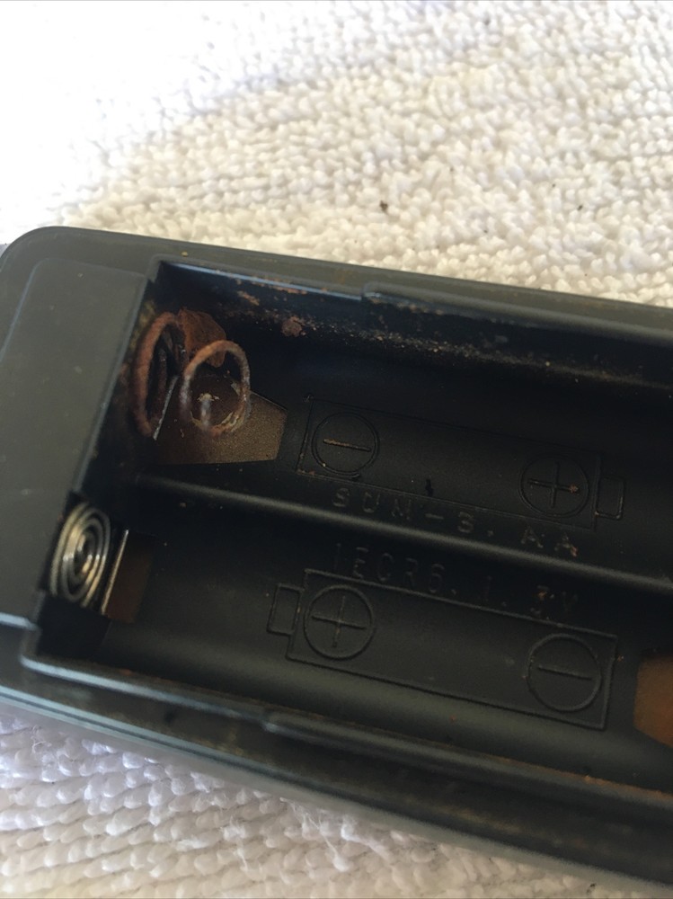 Hitachi VM-RME411A, Replacement Remote Control in Good Working Condition