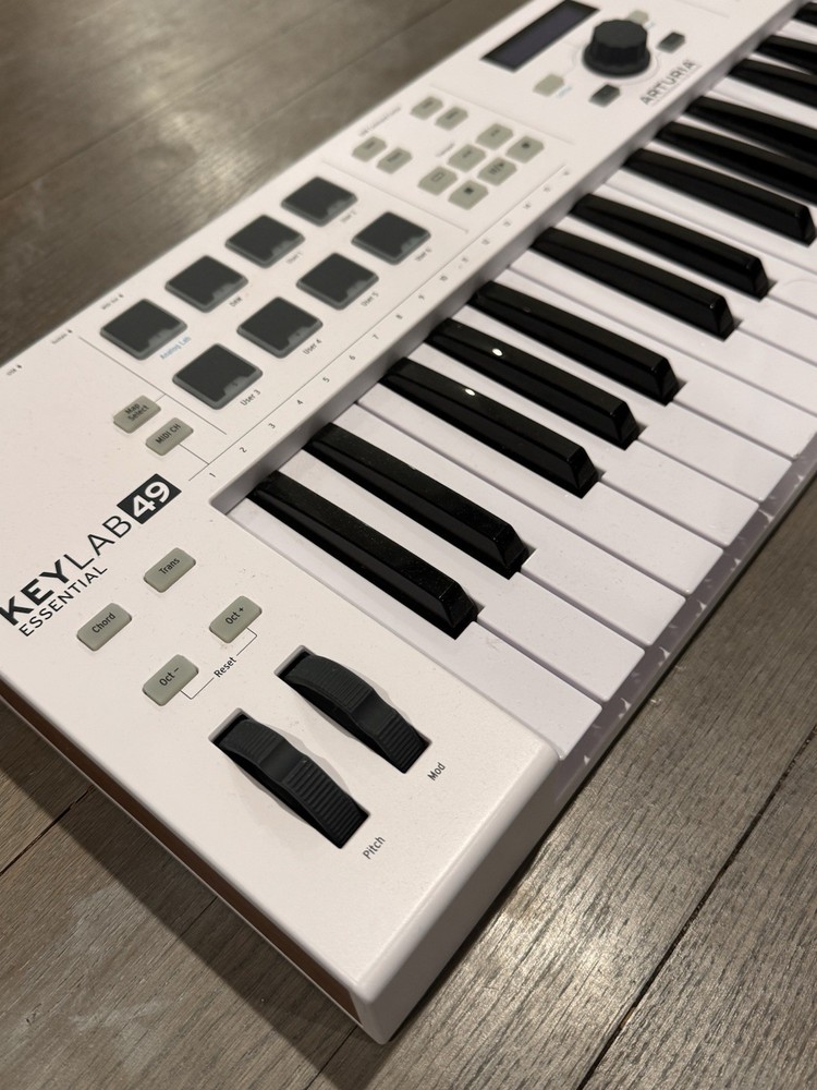 Arturia KeyLab Essential 49 Midi Keyboard Controller White
