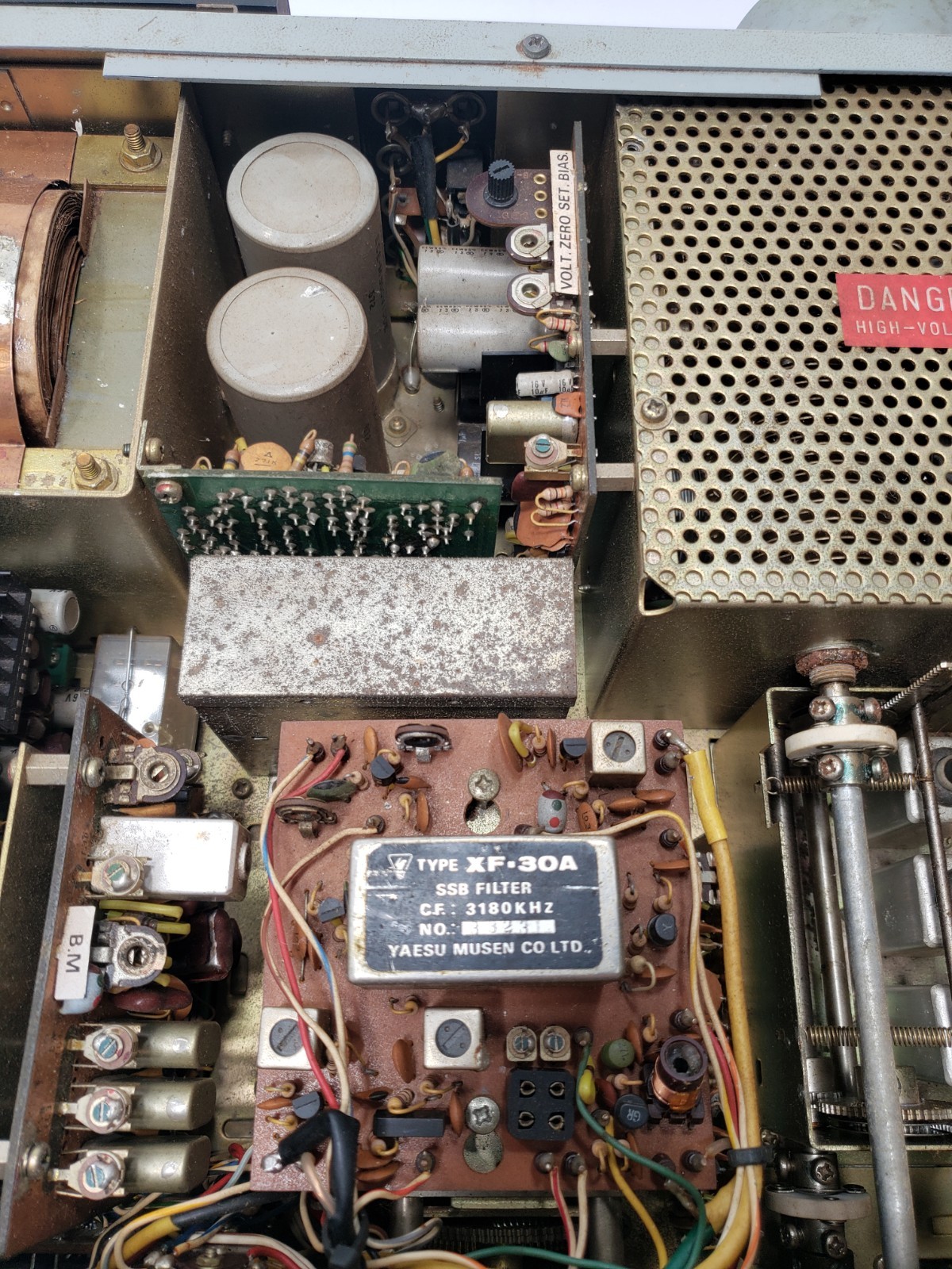 Vintage Yaesu FT-101E Hybrid SSB Transceiver AC 100-234V Made In Japan Untested