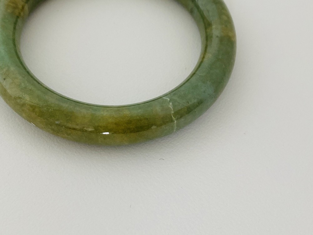Natural Jadeite Round-form Bangle 70g.