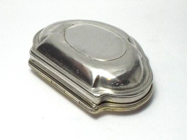 RARE CONTINENTAL MID 18th CENTURY SOLID SILVER SNUFF BOX, c1740