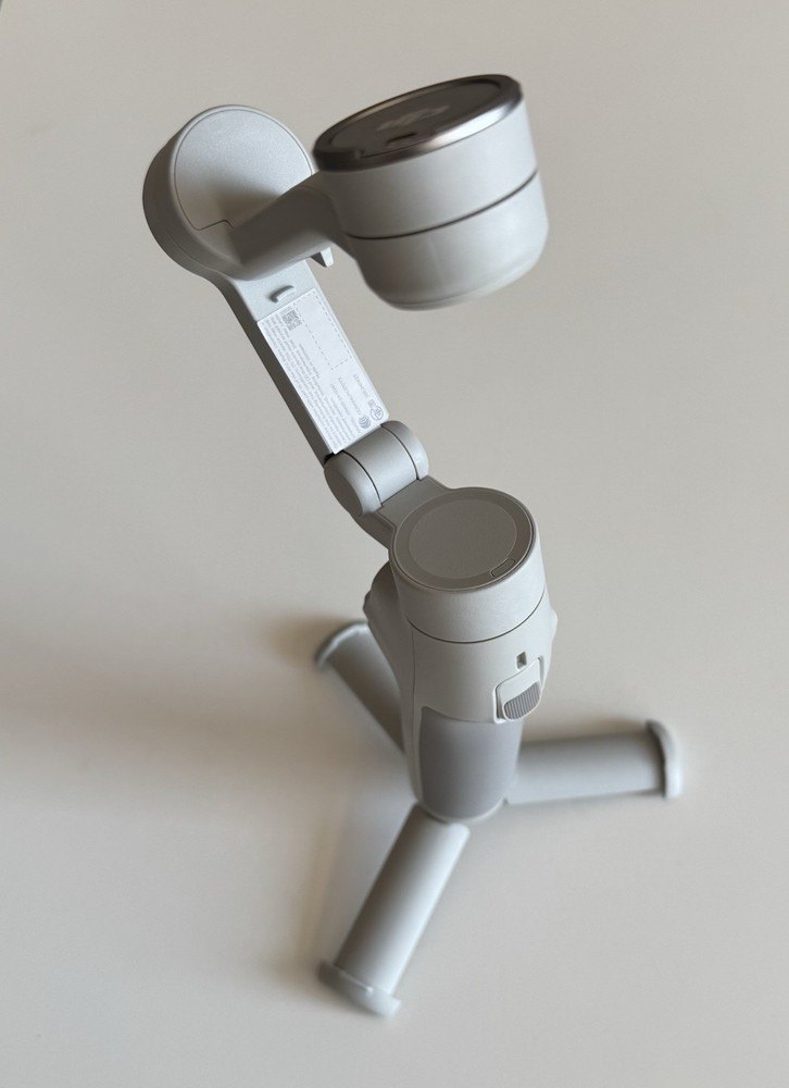 DJI Osmo Mobile 7 Smartphone 3-Axis Gimbal Stabilizer - Gray