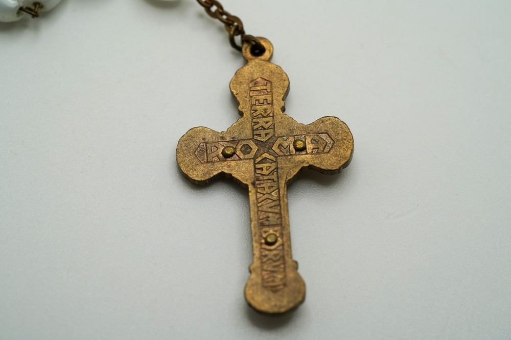 Vintage White Pearlescent Bead Rosary 21" Loop JB45