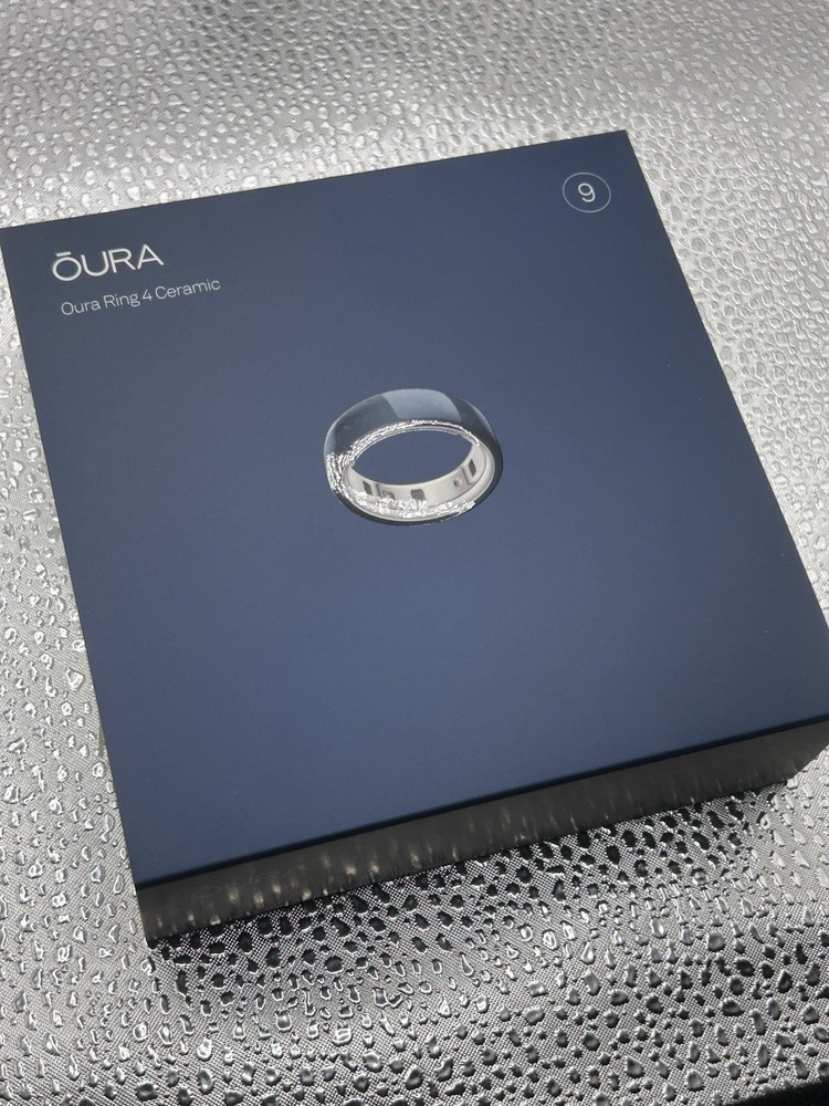 Oura Ring Gen 4, Ceramic Midnight Size 9