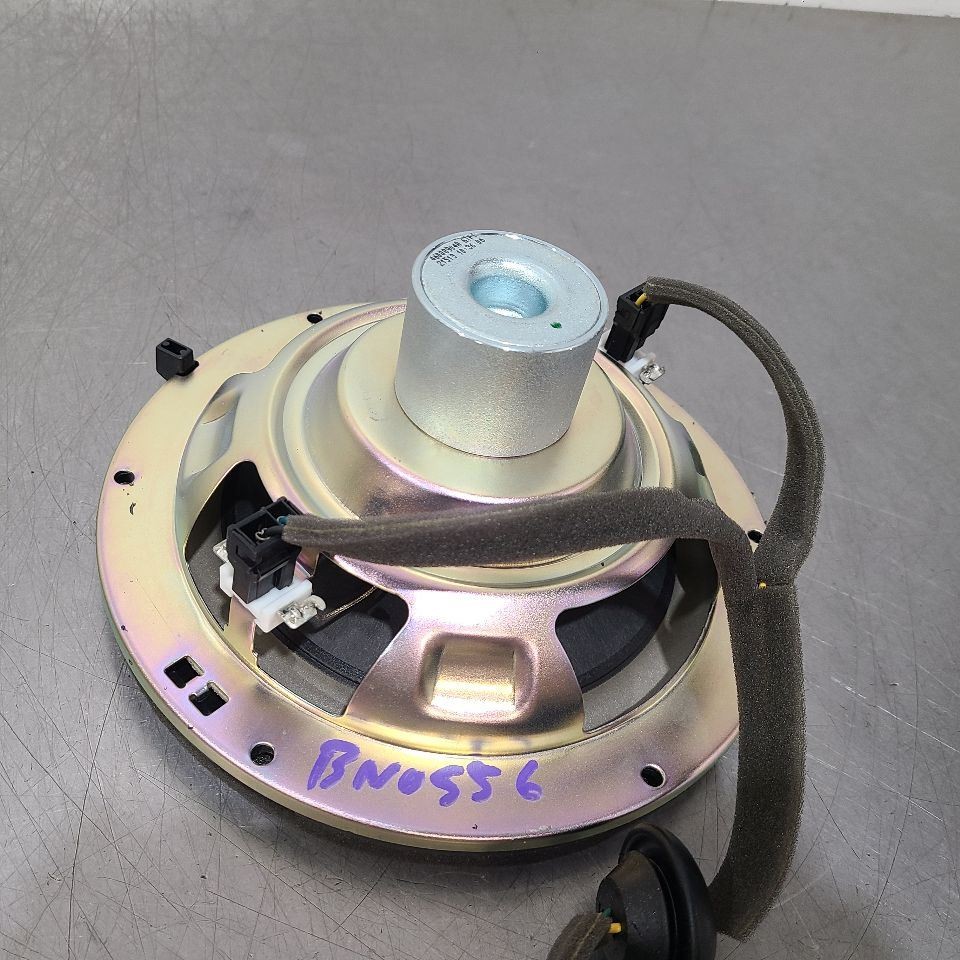 20 2020 TOYOTA 4 RUNNER JBL SUB 46008904A