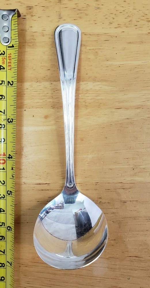 VINTAGE ONEIDA LTD SIMPLE NICE SILVERPLATED SAUCE LADLE