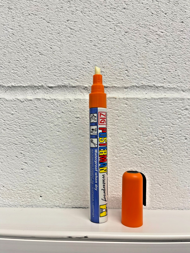 Kuretake ZIG Posterman PMA-50 Waterproof Chalk Pen – Orange