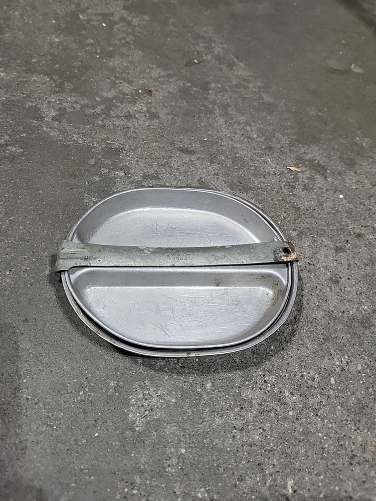 ORIGINAL WWII US ARMY & MARINE MESS KIT-DATED 1944