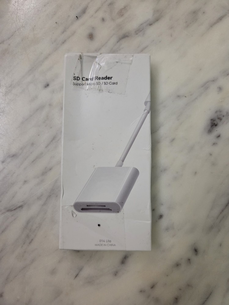 SD / Micro SD Card reader Compatible Woth iPhone