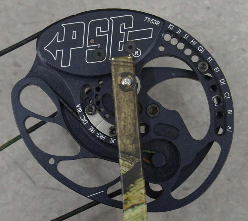 PSE Brute HP Compound Bow 25"-30" 60# Camo