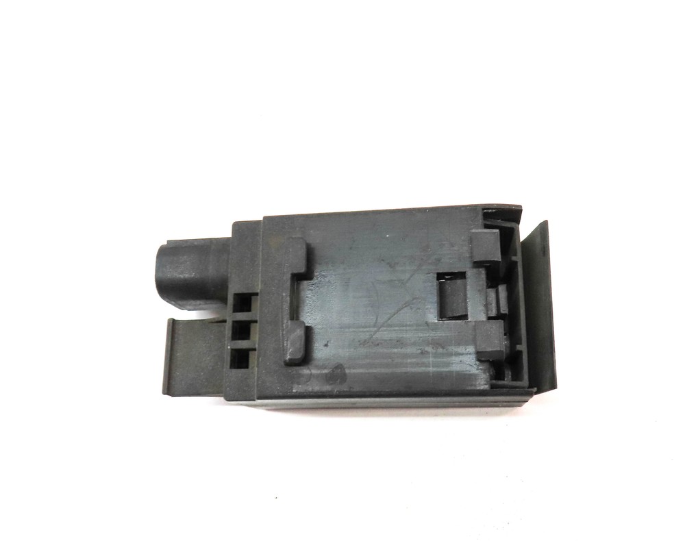 2012 RANGE ROVER (L322) AUC AUXILIARY COOLING FAN SENSOR MODULE