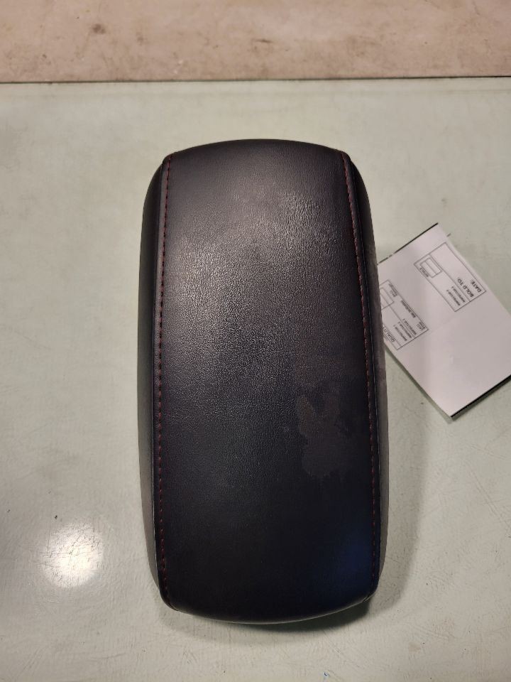 COROLLA 2023 CONSOL ARMREST