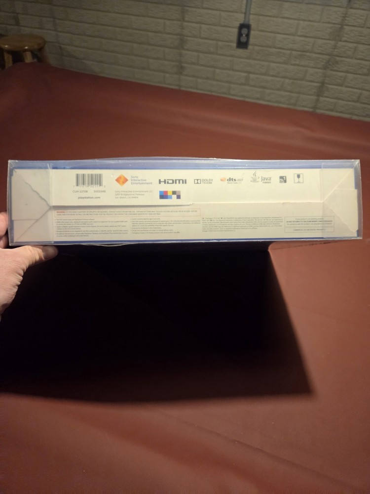 PlayStation 4 1TB Console CUH 22158B (READ DISC)