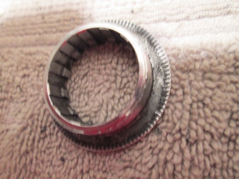Campagnolo cassettes lock nut ring